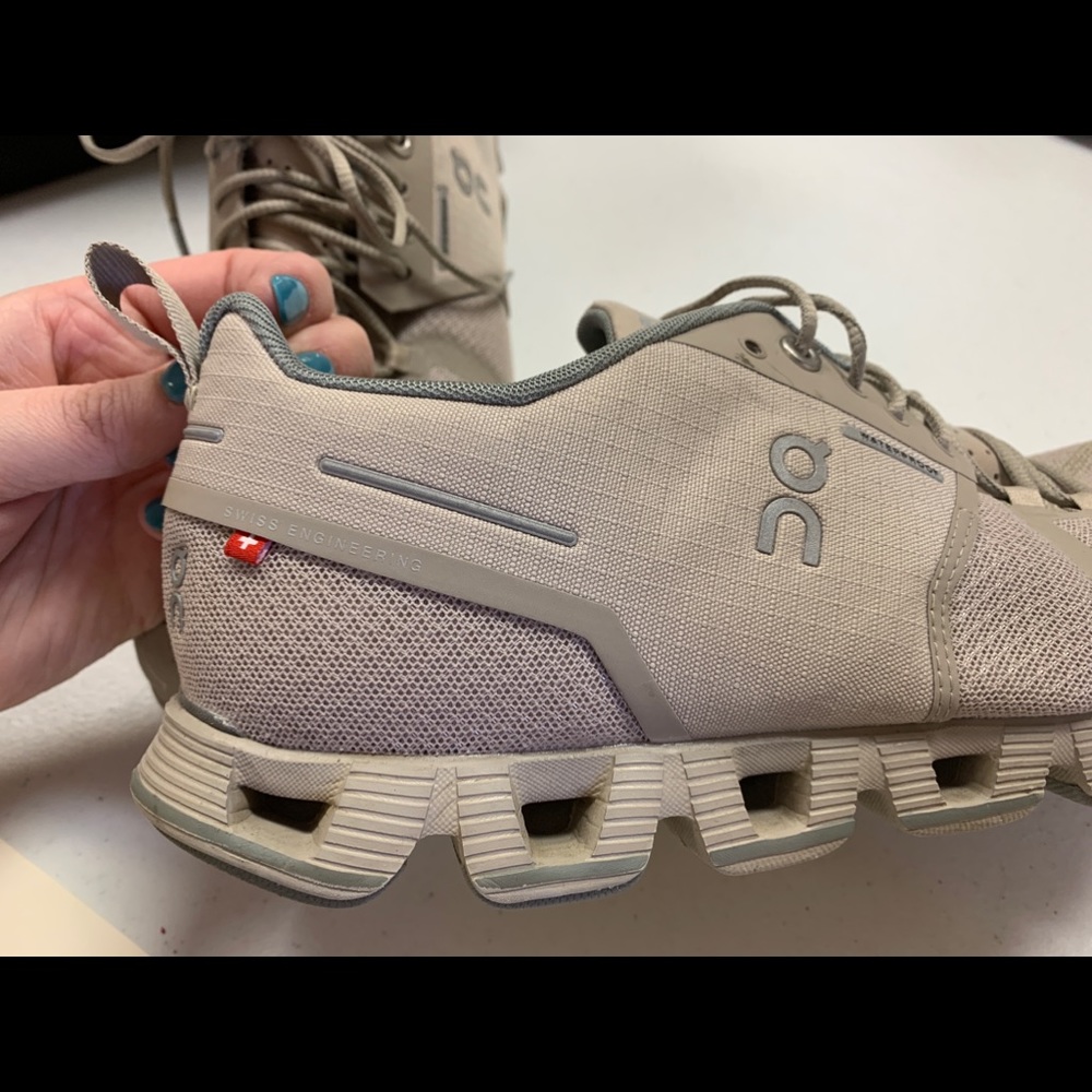 Women’s beige On Cloud shoe size 9.5